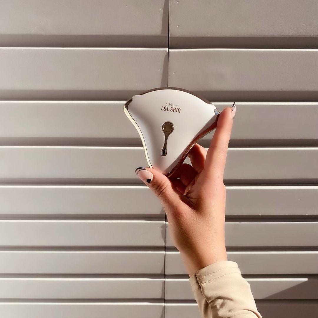 I TRIED A £200 GUA SHA DEVICE FROM L&L SKIN FOR THE FIRST TIME