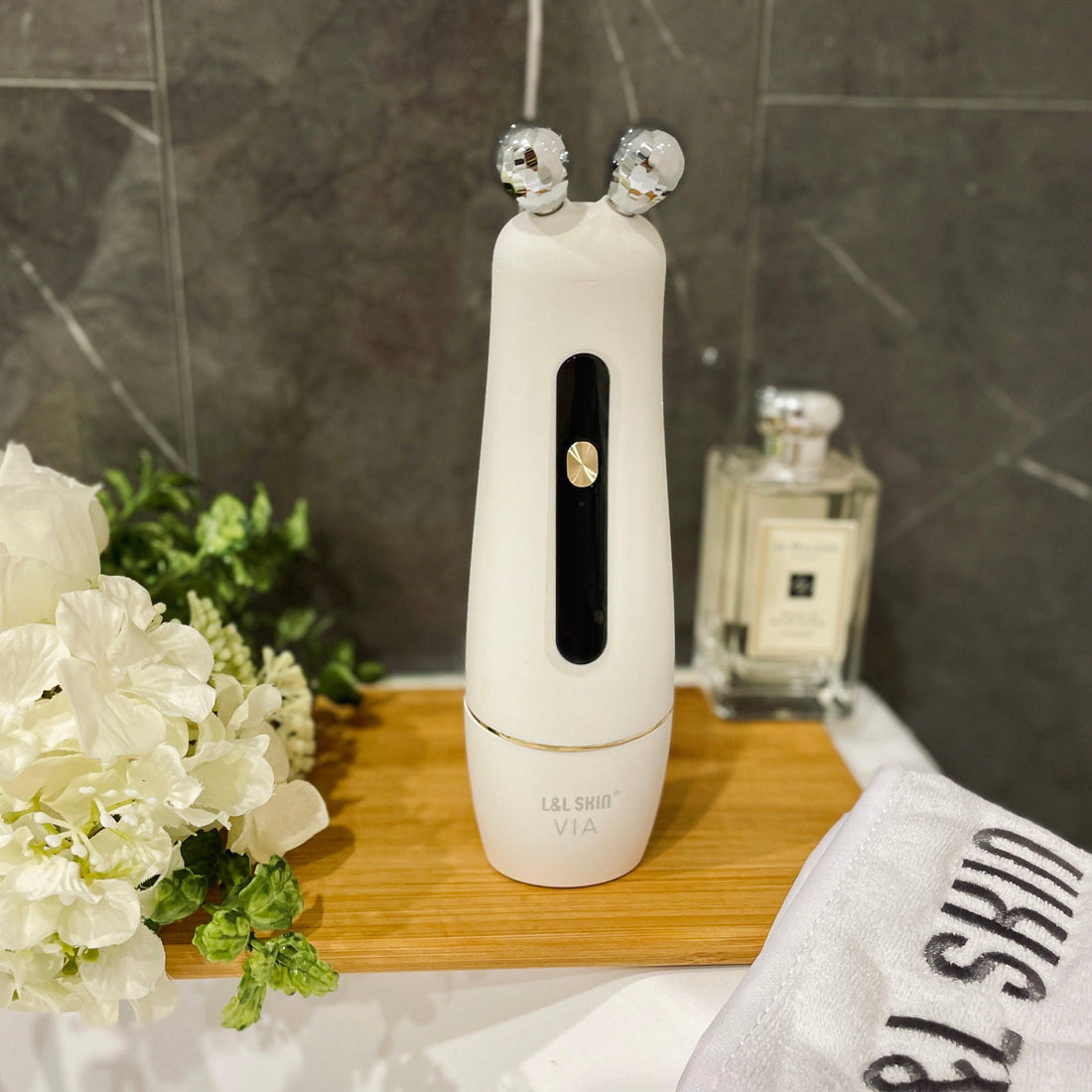 VIA 3in1 Beauty Device reviewed by Wiesje Weeber | L&L Skin