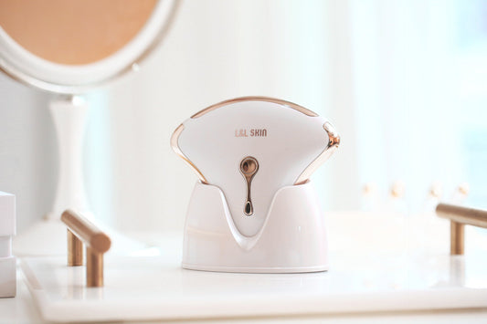 When My Fingers Learned to “See”: A Photographer and Her MIO2